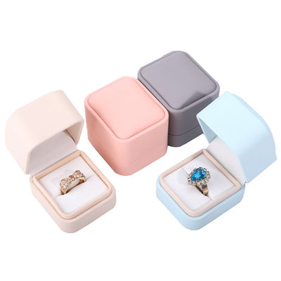 Logo personnalisé Joaillerie Package Boîte en cuir en PU pour boucles d'oreilles Bracelets Colliers et anneaux
