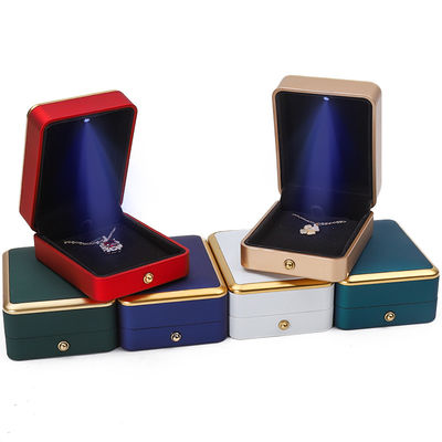 Organiseur de boîte à bijoux LED à décoration dorée personnalisée pour bracelet