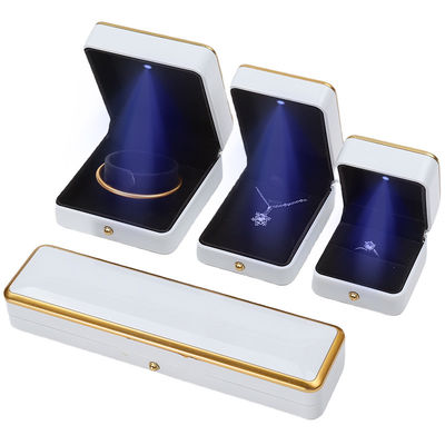 Luxe haut de gamme Light Up Jewelry Box Jewelry Storage Case Avec intérieur en velours doux