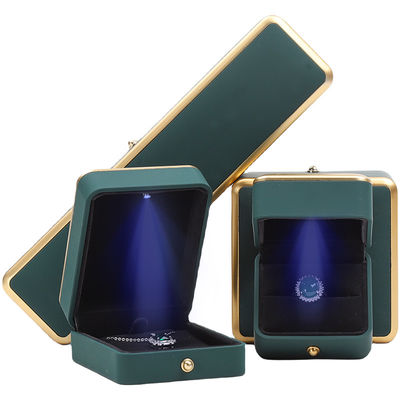 acheter OEM Rectangle LED Jewelry Box Eco Friendly Pour le bracelet Collier Boucles d'oreilles Bague d'emballage online manufacture