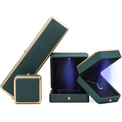 OEM Rectangle LED Jewelry Box Eco Friendly Pour le bracelet Collier Boucles d'oreilles Bague d'emballage