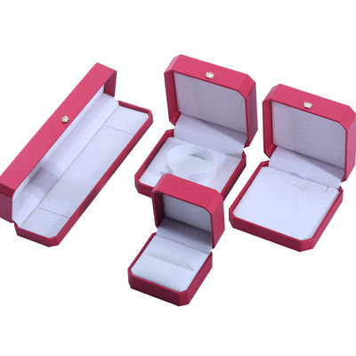 acheter Le plus récent rectangle Hanhong personnalisé rouge PU bracelet en cuir boîte d'emballage pour le stockage de bijoux online manufacture