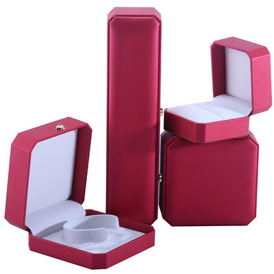 Le plus récent rectangle Hanhong personnalisé rouge PU bracelet en cuir boîte d'emballage pour le stockage de bijoux
