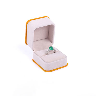 Boîte d'emballage de bijoux en velours de couleur abricot personnalisée pour double couche et taille 6 * 5,5 * 5 cm