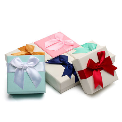 Logo personnalisé de luxe Petit carton bijoux de stockage Boîte de papier d'emballage Matériau de velours