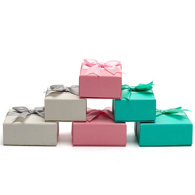 Hanhong Logo personnalisé Joaillerie Package pour les filles Boucles d'oreilles en papier de couleur mini Boîte cadeau de velours