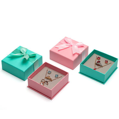 Hanhong Logo personnalisé Joaillerie Package pour les filles Boucles d'oreilles en papier de couleur mini Boîte cadeau de velours