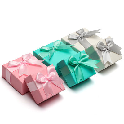 Hanhong Logo personnalisé Joaillerie Package pour les filles Boucles d'oreilles en papier de couleur mini Boîte cadeau de velours