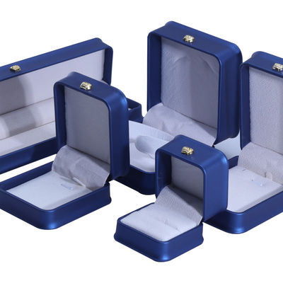 acheter Logo personnalisé PU Design de la couronne de cuir Jewelry Box Set pour le bracelet bleu Collier Ring online manufacture