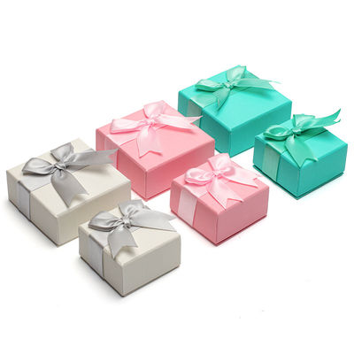 Hanhong Logo personnalisé Joaillerie Package pour les filles Boucles d'oreilles en papier de couleur mini Boîte cadeau de velours