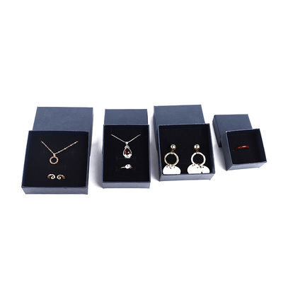 Fabrication en gros Luxe Jeux de bijoux Boîte personnalisée Coffret personnalisé haut de gamme Collier Bracelet Boucles d'oreilles Ensemble de bijoux d'anneau Emballage De papier carton couvercle et base Boîte à bijoux avec logo