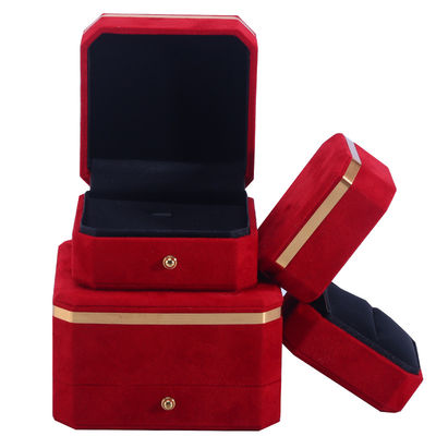 Fabrication en gros Collier Ringe Jeux Ensemble Boîte d'emballage Boîte cadeau de bijoux Logo personnalisé rouge Velours de bijoux Boîte avec bordure dorée