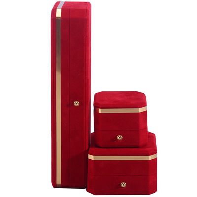 Boîte à bijoux faite à la main OEM ODM avec logo personnalisé, boîte à bijoux en velours rouge avec bordure dorée