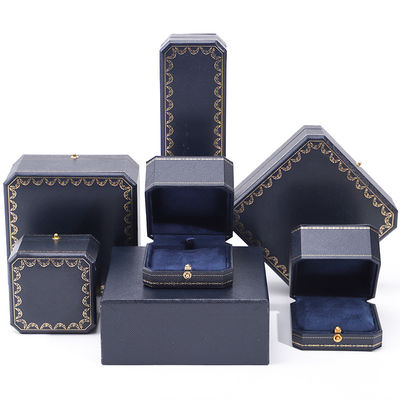 acheter Emballage de bijoux personnalisé En carton de papier carré bleu fait à la main pour la boîte à bagues en plastique de luxe online manufacture