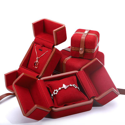 acheter Boîte à bijoux en cuir en PU pour logo personnalisé Boucles d'oreilles rouges Bracelet Collier Bague d'emballage online manufacture