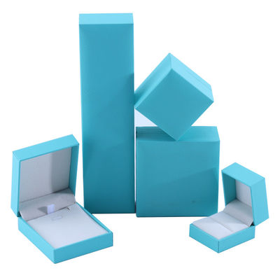 Fabrication de gros Luxe Jeux de bijoux Boîte personnalisée Coffret personnalisé haut de gamme Collier Bracelet Boucles d'oreilles Ensemble de bijoux d'anneau Emballage Carton papier bleu ciel flip Boîte à bijoux avec logo