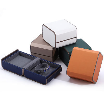 Boîte d'emballage de bijoux en cuir en PU en or élégant sur mesure pour anneaux colliers et bracelets