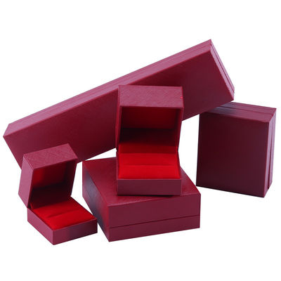 Fabrication de gros Luxe carré Joaillerie Boîte personnalisée personnalisée haut de gamme Collier Bracelet Boucles d'oreilles Ensemble de bijoux d'anneau Emballage papier carton flip rouge Boîte à bijoux avec logo
