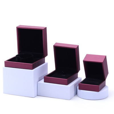 Boîte d'emballage de bijoux en velours de luxe personnalisée avec cuir PU violet de Hanhong
