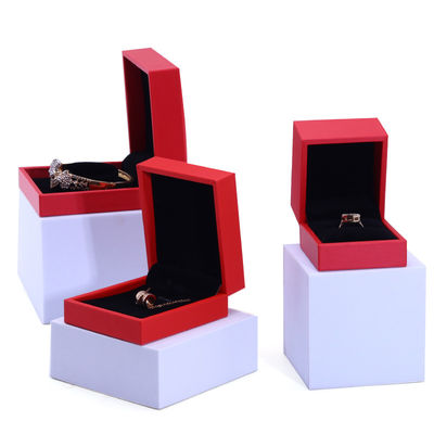 Boîte à bijoux en cuir rouge de marque personnalisée Boîte d'emballage de bijoutier de luxe