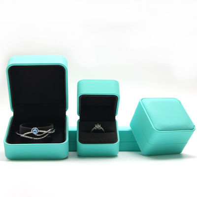 acheter Boîte de bijoux en cuir en PU de luxe personnalisée Boîte d'emballage avec 6,5 * 6cm compétitifs online manufacture
