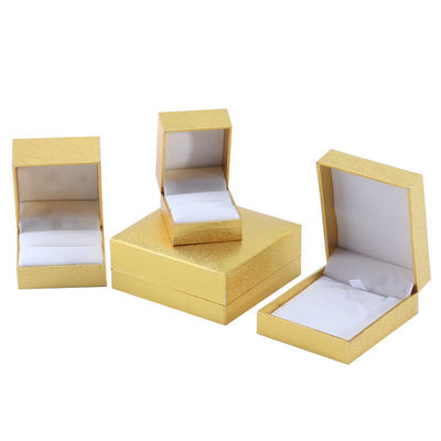 Fabrication en gros Luxe Jeux de bijoux Boîte personnalisée Coffret personnalisé haut de gamme Collier Bracelet Boucles d'oreilles Ensemble de bijoux d'anneau Emballage papier carton flip jaune Boîte à bijoux avec logo