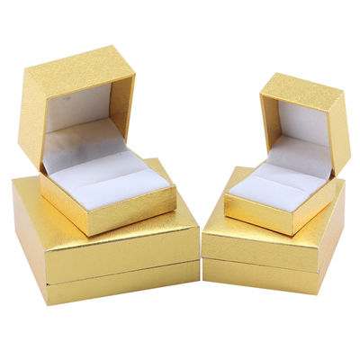 Fabrication en gros Luxe Jeux de bijoux Boîte personnalisée Coffret personnalisé haut de gamme Collier Bracelet Boucles d'oreilles Ensemble de bijoux d'anneau Emballage papier carton flip jaune Boîte à bijoux avec logo