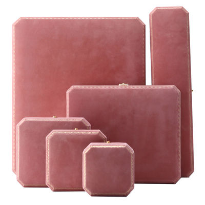 Boîte à bijoux rectangulaire en velours rose pour ensemble de bracelets à motifs de luxe avec logo personnalisé