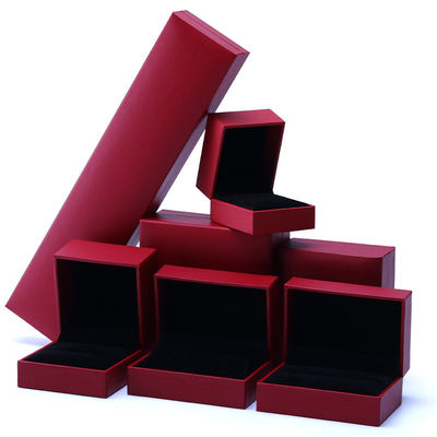 OEM Boîte de bijoux en papier rouge Ensemble de doublure de velours Boîte d'emballage de bijoux personnalisée