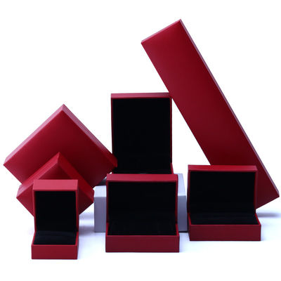 OEM Boîte de bijoux en papier rouge Ensemble de doublure de velours Boîte d'emballage de bijoux personnalisée