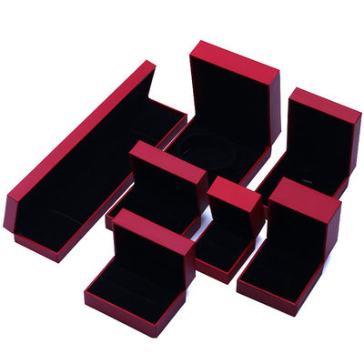 OEM Boîte de bijoux en papier rouge Ensemble de doublure de velours Boîte d'emballage de bijoux personnalisée