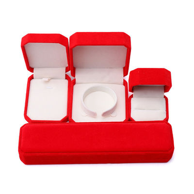 Package de bijoux Flannelette rouge Boîte de taille personnalisée pour collier Bracelet et bague