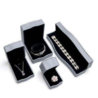 Boîte à bijoux en cuir à logo personnalisé pour boucles d'oreilles Anneaux Bracelets et colliers par Hanhong