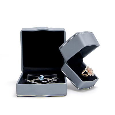Boîte à bijoux en cuir à logo personnalisé pour boucles d'oreilles Anneaux Bracelets et colliers par Hanhong