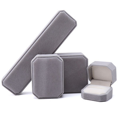 Boîte à bijoux octogonale en flanelle grise personnalisée pour colliers Bracelets et anneaux