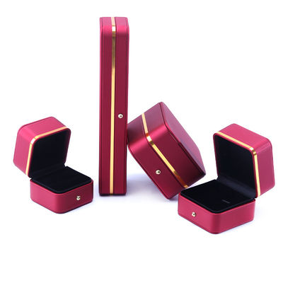 Boîte à bijoux en cuir de qualité rouge pour le dernier style de bracelet rectangulaire collier cadeau de montre