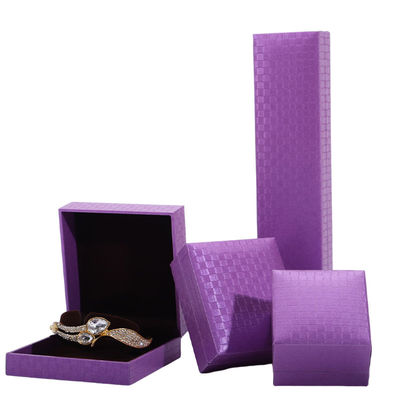Bracelet pendentif Collier Bague bijoux Boîte en papier violet Emballage à chaud