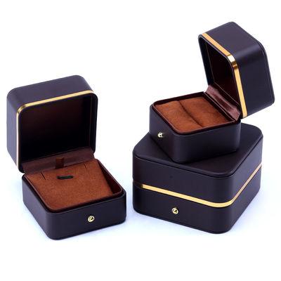 Boîte d'emballage de bijoux en cuir de qualité café pour boucles d'oreilles à cheval Collier Horloge et bague