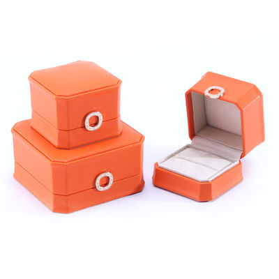 Boîte d'emballage de bijoux en cuir PU carré orange pour bracelet de collier et bague de mariage