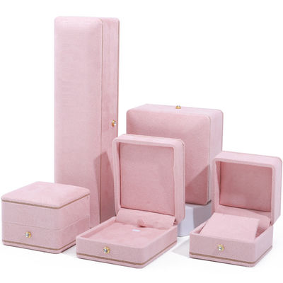 Boîte de bijoux rose rectangulaire pour emballage personnalisé de bracelets, colliers et anneaux