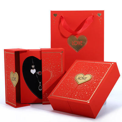 Boîte à bijoux en forme de cœur en forme de rose rouge Collier de la Saint-Valentin