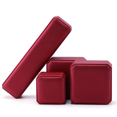 Boîte d'emballage de bijoux de luxe personnalisée en cuir rouge fait à la main