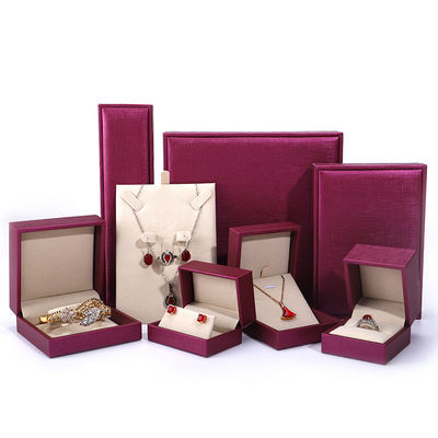acheter Chine fabrication en gros de bijoux de luxe Boîte d'emballage personnalisée haut de gamme Collier Bracelet Boucle d'oreille Emballage rose Rouge Pu Boîte de bijoux en cuir avec logo online manufacture