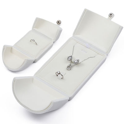 Boîte cadeau de bijoux en velours blanc exquis Boîte d'emballage de luxe pour pendentif d'anneau