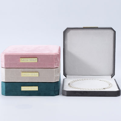 Boîte de rangement de collier en velours de perles à toucher doux
