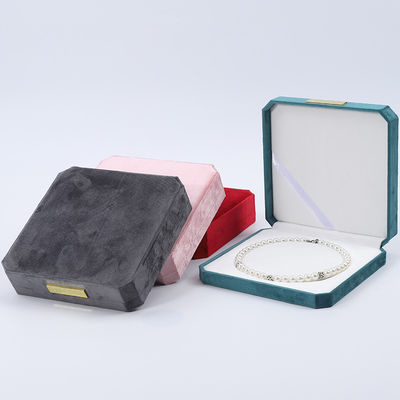 Boîte de rangement de collier en velours de perles à toucher doux