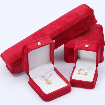 Vente en gros Fabrication de bijoux en velours de luxe Emballage Boîte Logo personnalisé Collier Bracelet Boucles d'oreilles Anneau Emballage en velours rouge Boîte à bijoux