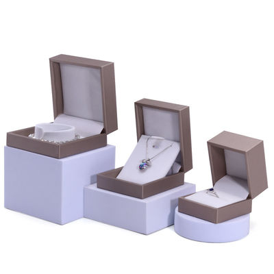 Finition de pinceau de kaki Joaillerie en faux cuir Packaging de luxe Set de boîte de velours