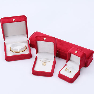Vente en gros Fabrication de bijoux en velours de luxe Emballage Boîte Logo personnalisé Collier Bracelet Boucles d'oreilles Anneau Emballage en velours rouge Boîte à bijoux