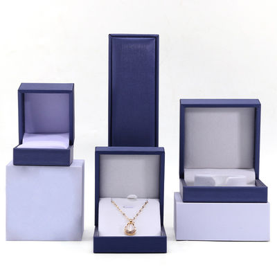 Pinceau finition douce faux cuir bijoux boîte de rangement Package pour les anneaux pendentif